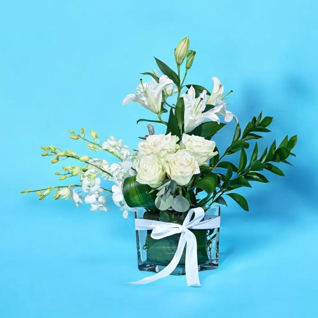 Purity of Orchid Vase 0013
